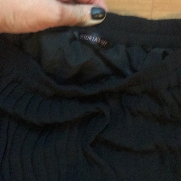 Victoria’s Secret Black Maxi Skirt Size 2 - Picture 5 of 5